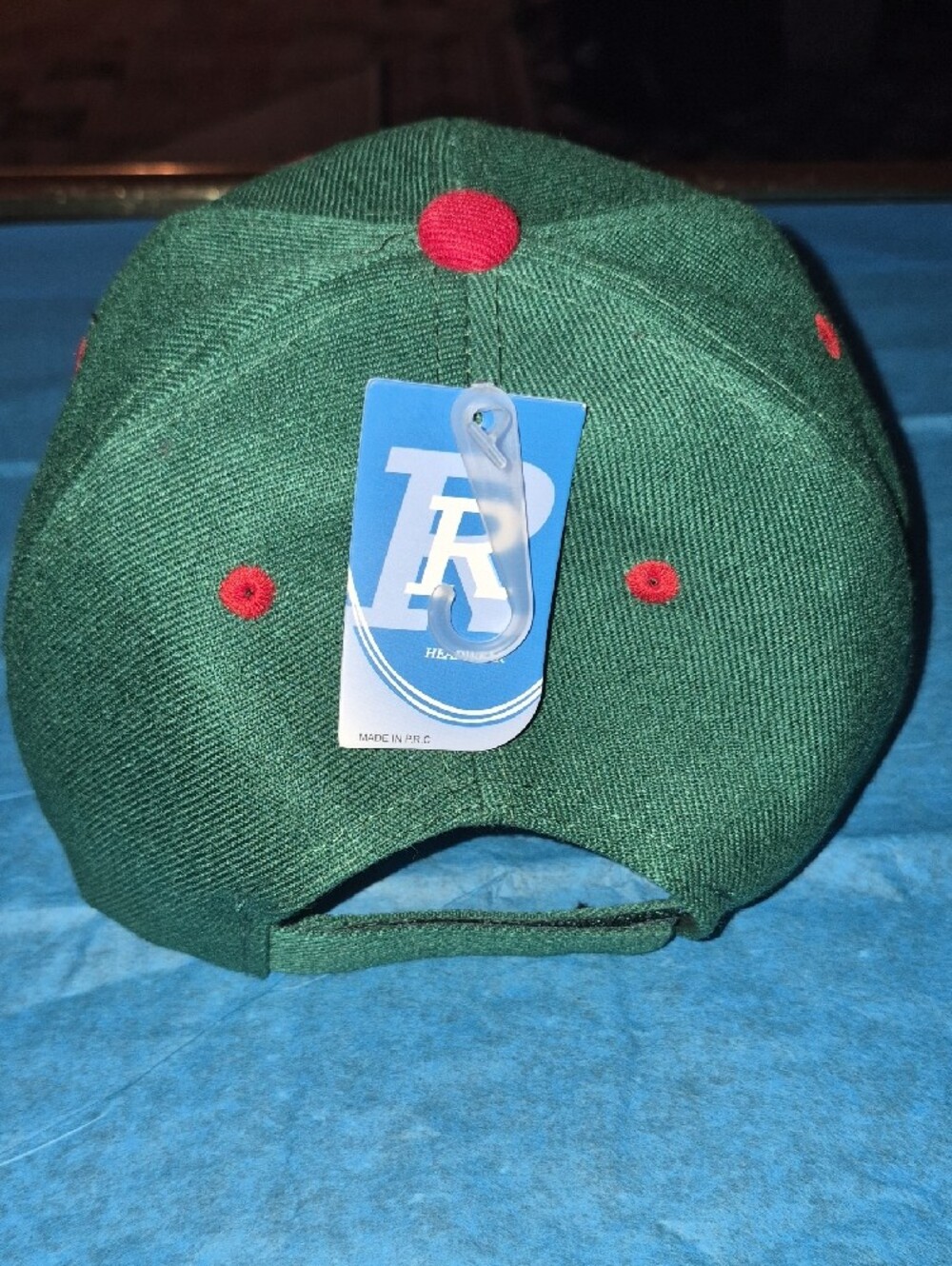 Green and Red Baseball Cap with Embroidered Wing Logo (MÉXICO) - Picture 3 of 11
